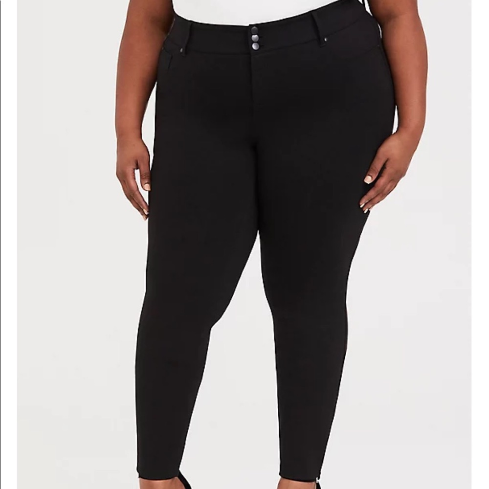 NWT Sz 26 torrid noir collection ponte jegging